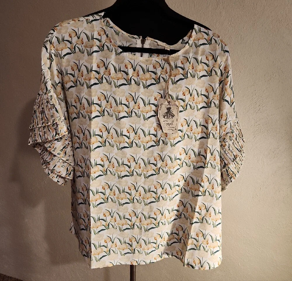 Easel Women's Cream Yellow Floral Short Sleeve Blouse Size Large NWT - Picture 5 of 8